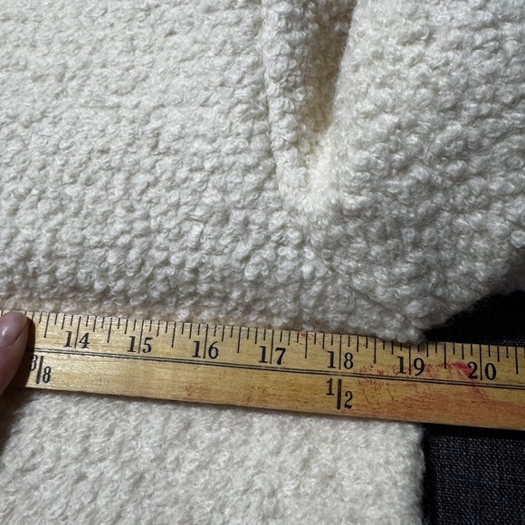 Abercrombie & Fitch White Bouclé Wool Blend Cropped Jacket Gold Buttons Size M - Picture 11 of 13